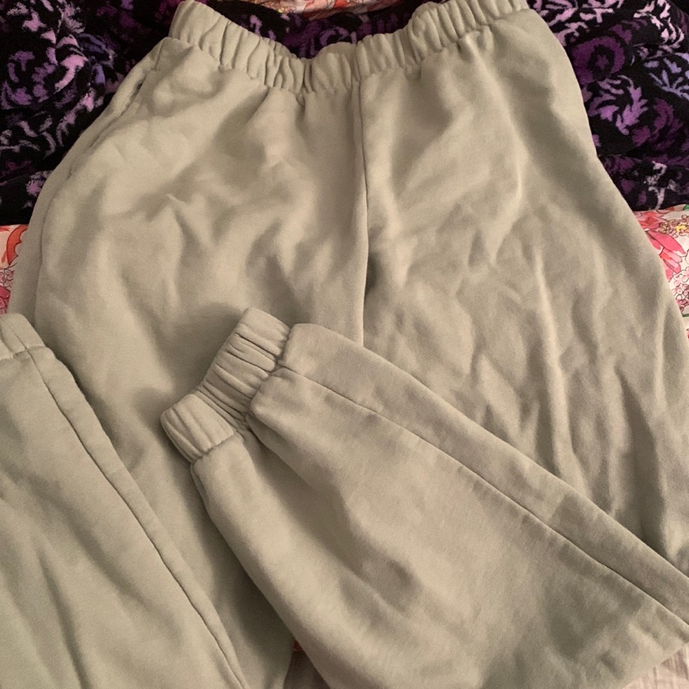Brandy Melville Rosa Sweatpants